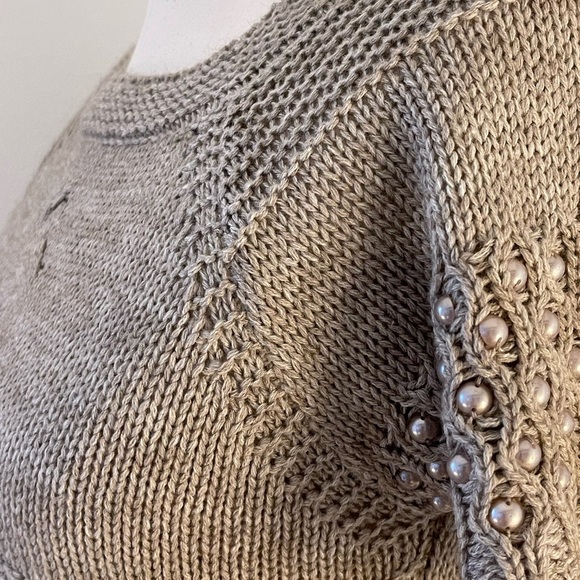 Studio JPR *Like New* Tan Knit Short Sleeve Top, Pearl Detail | Size PM - Picture 5 of 13
